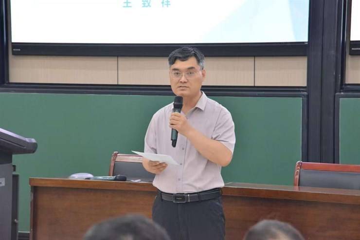“职”引未来,“数”启新程——数学与统计学院举办就业能力提升专题讲座暨河南省安装集团专场招聘会