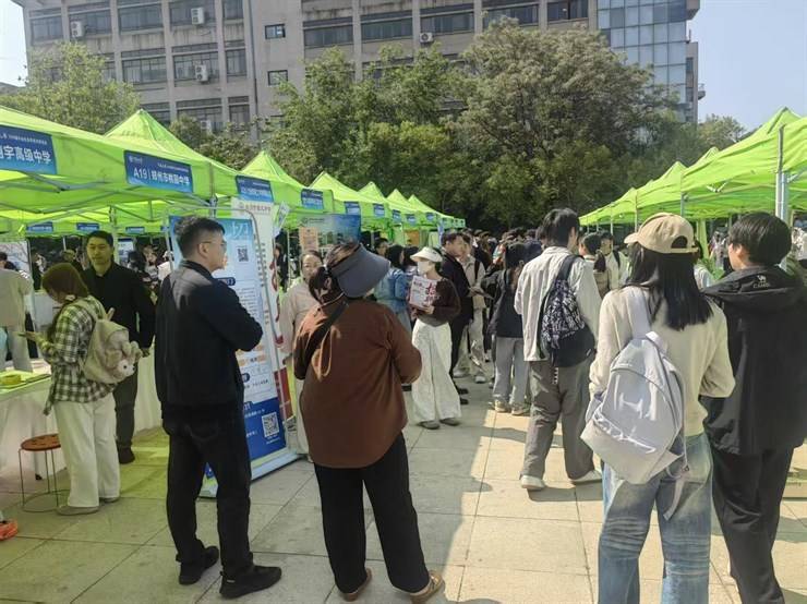 豫荐未来 青春启航 —— 河南大学 2026 届文史哲・体音美・教育类专场双选会圆满举办