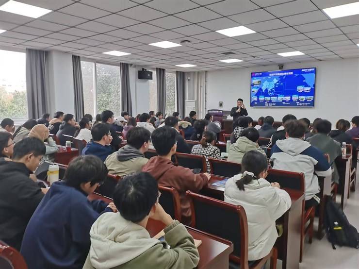 齐心协力 多元服务 助力毕业生高质量充分就业 ——河南大学2026届毕业生十月招聘活动亮点纷呈