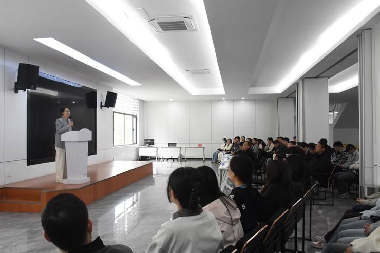 党建引领访企拓岗 支部共建赋能就业 ——中心党支部与经济管理学院学生第一党支部联合开展支部共建实践活动