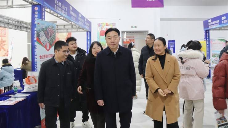 我校举办2025届毕业生“宏志助航”专场双选会