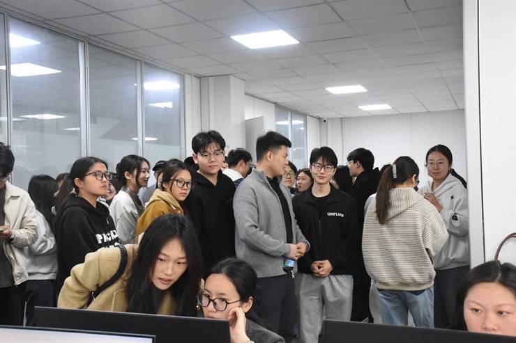 党建引领访企拓岗 支部共建赋能就业 ——中心党支部与经济管理学院学生第一党支部联合开展支部共建实践活动