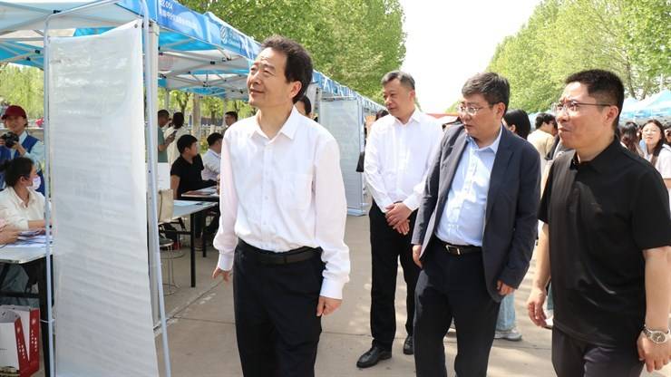 我校举办2025届毕业生春季双选会