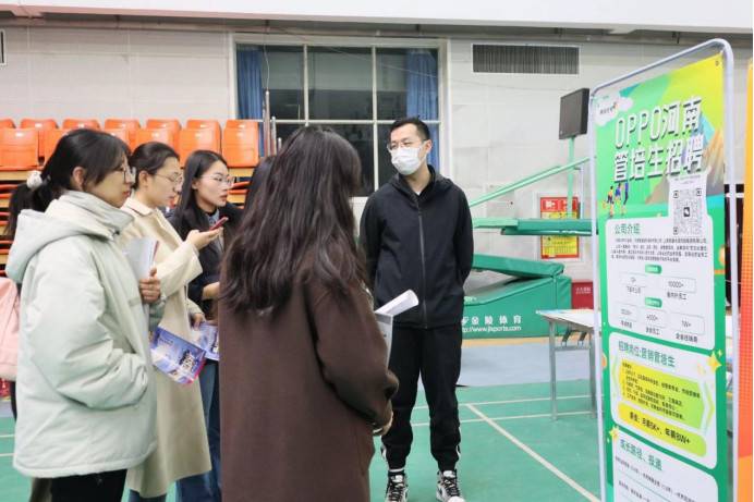郑州龙湖分市场暨中原工学院2023届毕业生 “春暖花开 大展宏‘兔’”系列双选会第三场成功举办