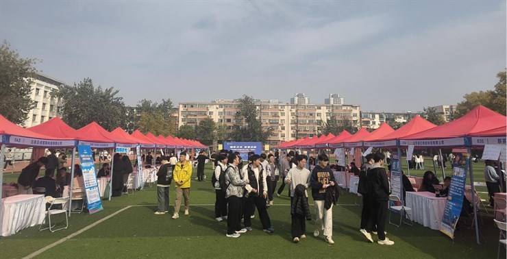 “豫荐未来·青春启航”中原校区2025年金秋校园双选会成功举办