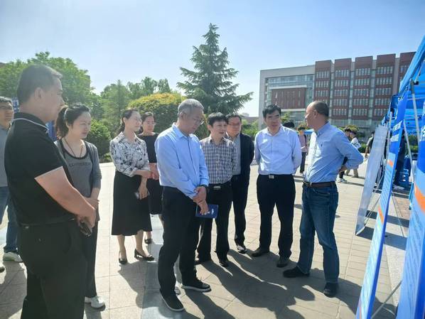 学校成功举办2025“相约福地 才聚镇江”区域类双选会