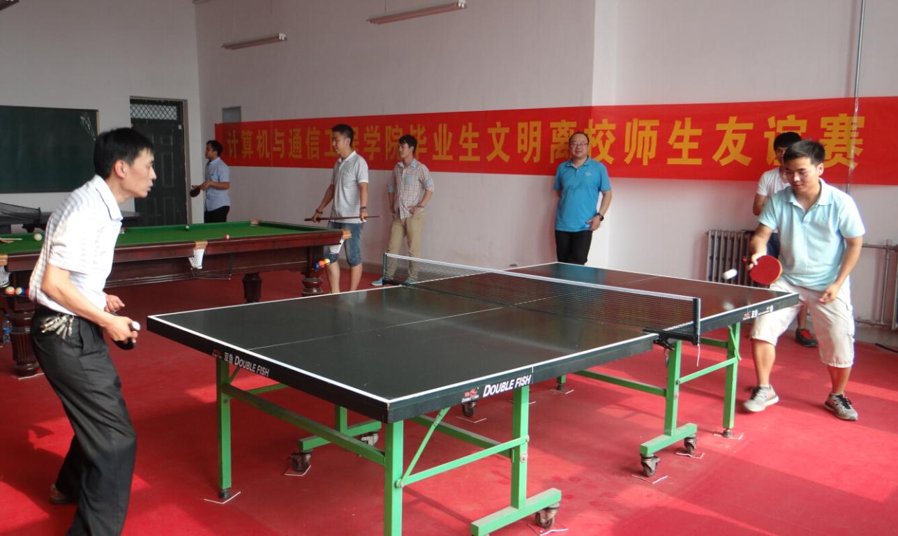 乒乓球场谈笑风生、精彩纷呈