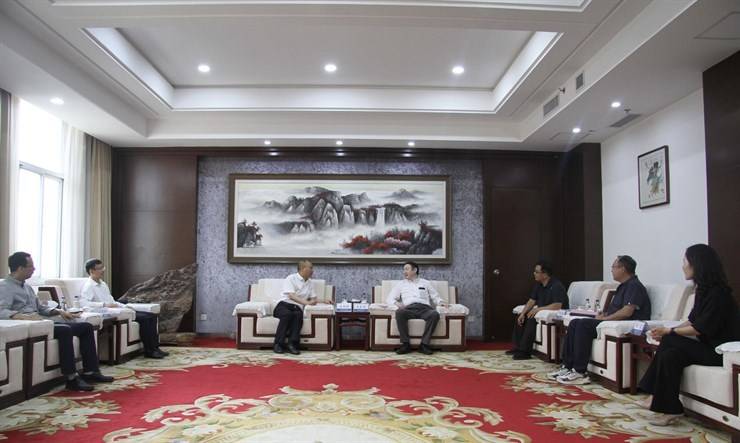 高瑞斌校友回访母校座谈交流并召开专场招聘会