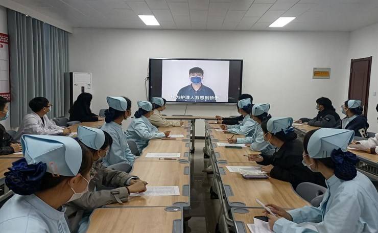 增强就业意识，做好就业准备 ——护理学院举办2022年简历制作及模拟求职大赛