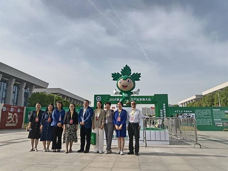 副校长陈君丽带队赴南阳参加河南省医药行业协会职业教育分会第五届学术交流会暨裁判员培训会