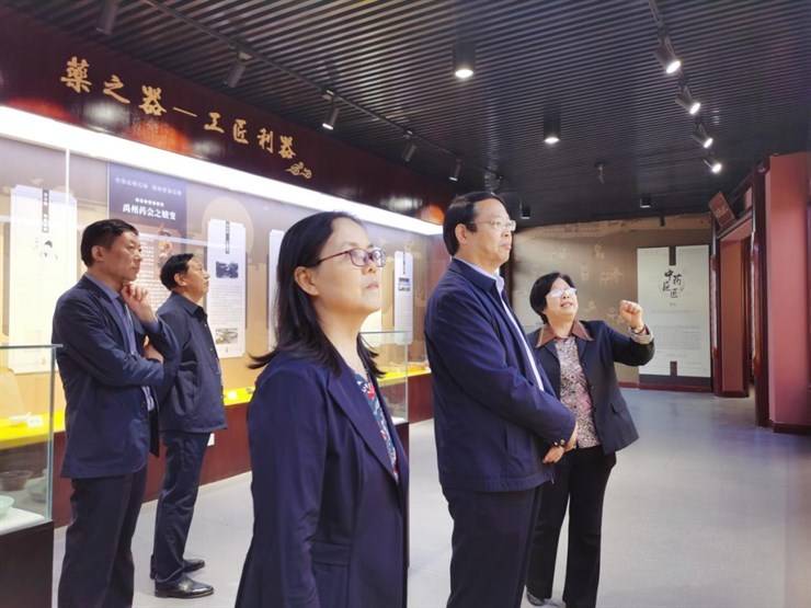 党委书记闫俊山带队赴禹州考察调研华夏医药健康产业学院建设情况