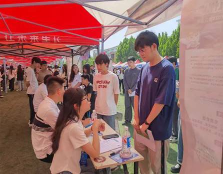 制药工程学院成功举办2024年医药制药类春季招聘会