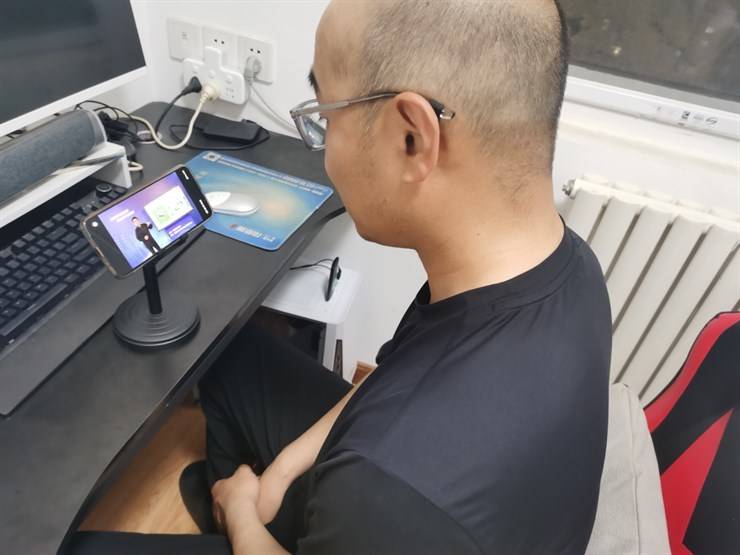 凝心聚力助就业，不负韶华早扬帆——商学院师生观看互联网+就业指导公益直播课