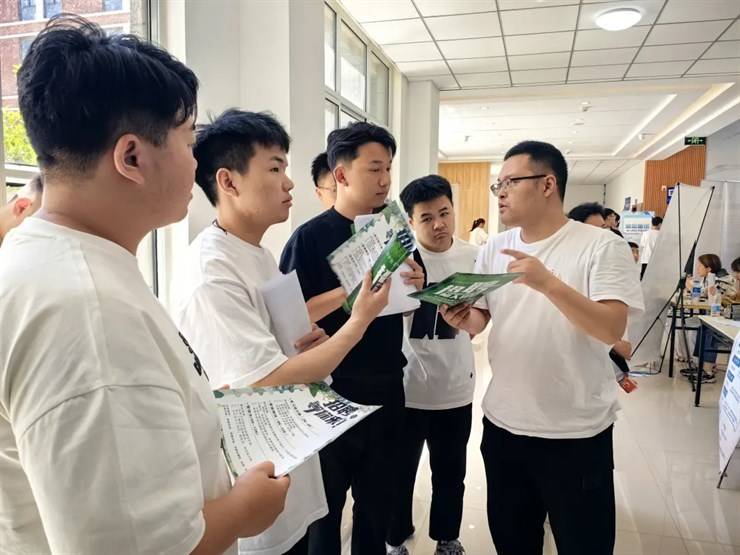 建筑工程学院成功举办2024年春季招聘会