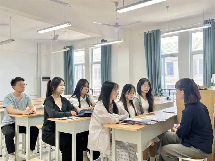 豫见未来，青春启航！经济管理学院成功举办2024年春季双选会