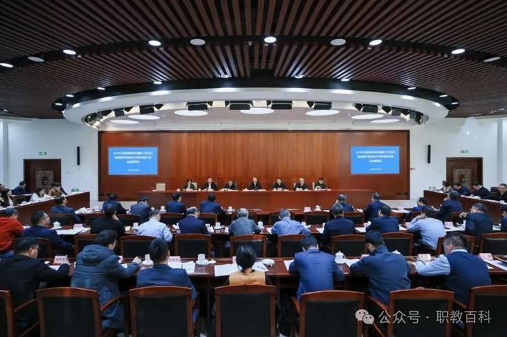 教育部部长怀进鹏：深化科教融汇、产教融合，引导大学和产业双向奔赴