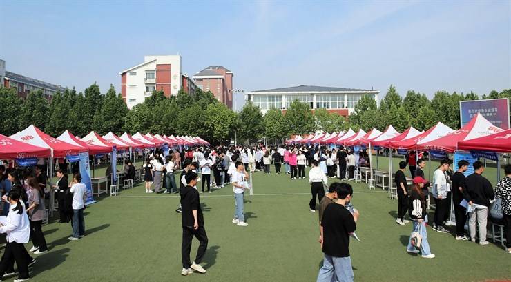 我校成功举办2023年医药制药类春季双选会