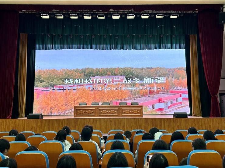 护理学院开展“用青春铸就梦想，用志愿浇灌希望”暨杰出校友回母校活动