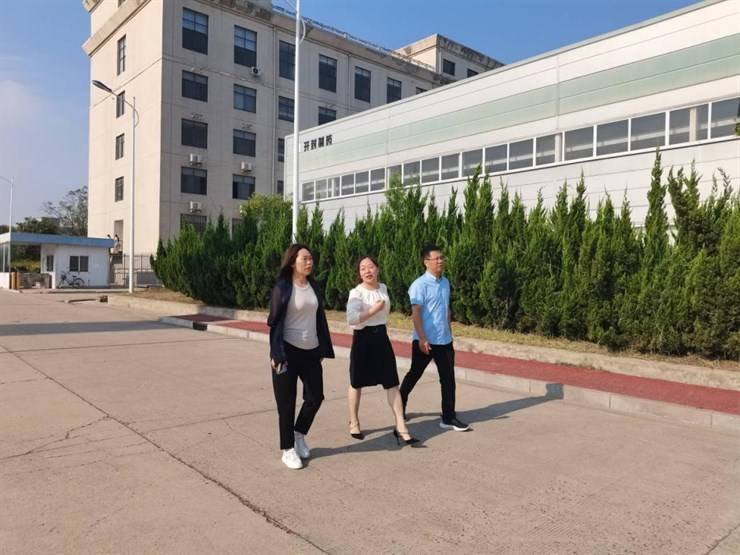 医药学院党总支书记带队开展“访企拓岗”促就业专项行动