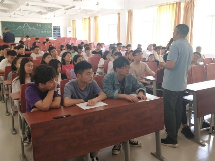 京东来“席”---信息工程学院2022届毕业生招聘会宣讲