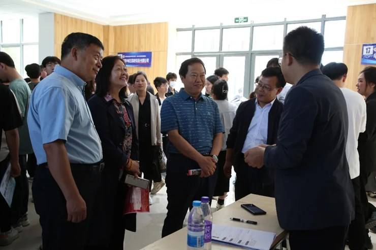 我校成功举办2024年“豫荐未来 青春启航”春季招聘会系列活动