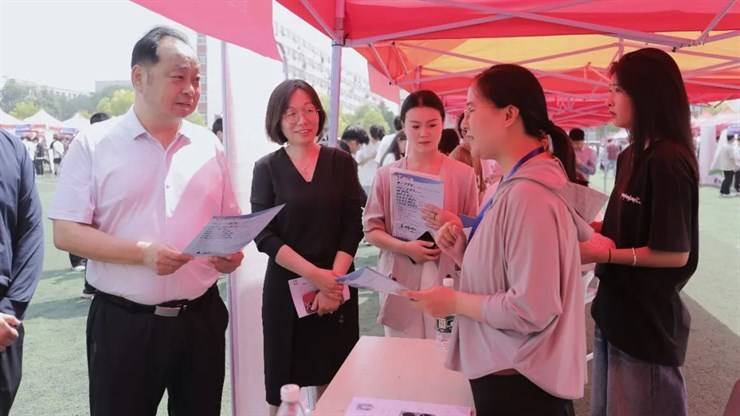 我校成功举办2024年“豫荐未来 青春启航”春季招聘会系列活动