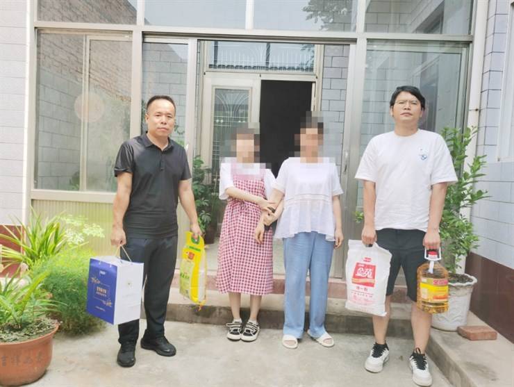 商学院走访慰问就业困难毕业生