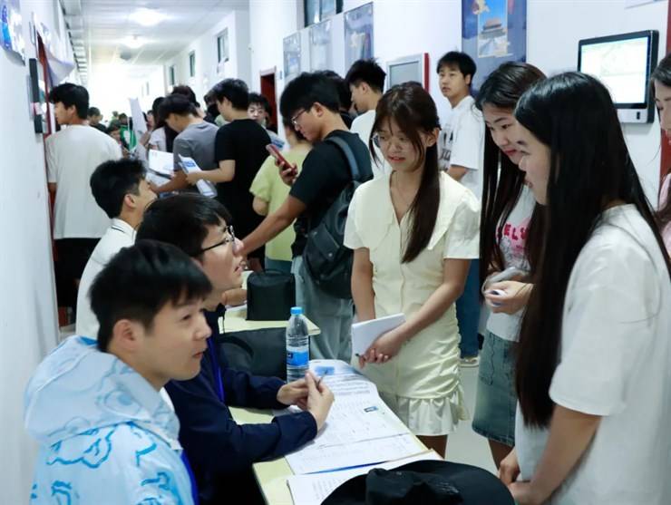 建筑工程学院成功举办2024年春季招聘会