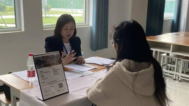 梦想起航 助力就业|河南应用技术职业学院2023年财经商贸类春季招聘会顺利举行