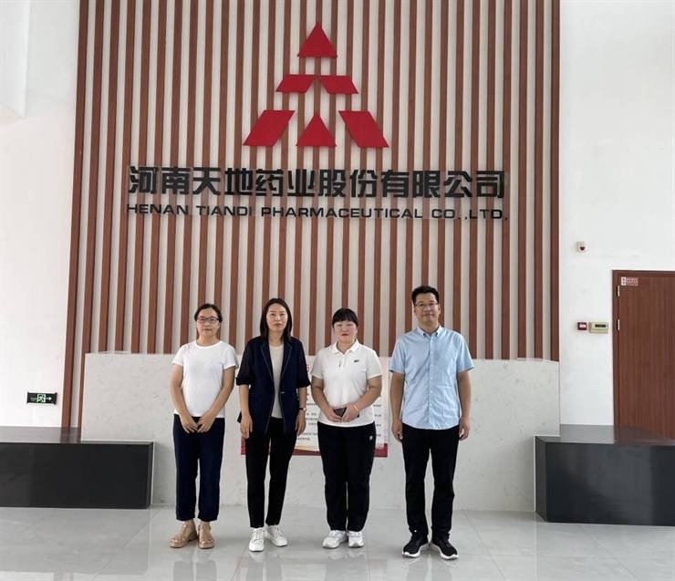 医药学院党总支书记带队开展“访企拓岗”促就业专项行动