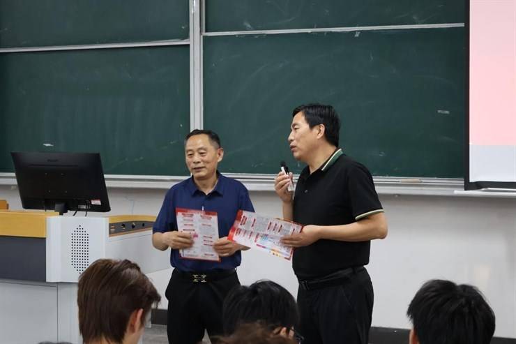 护理学院召开2024年征兵宣讲会