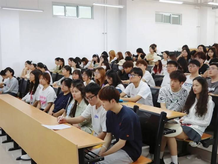 建筑工程学院举办2025届毕业生专场宣讲会（三）