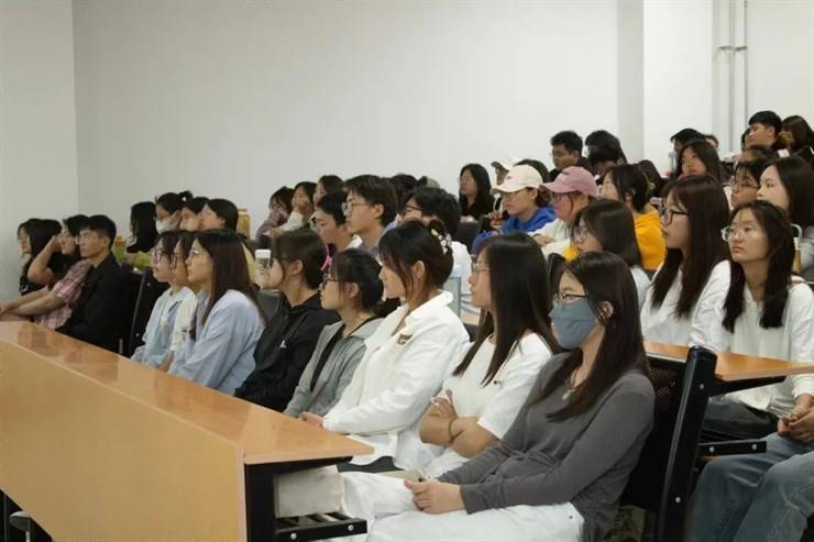 建筑工程学院举办2025届毕业生专场宣讲会（二）