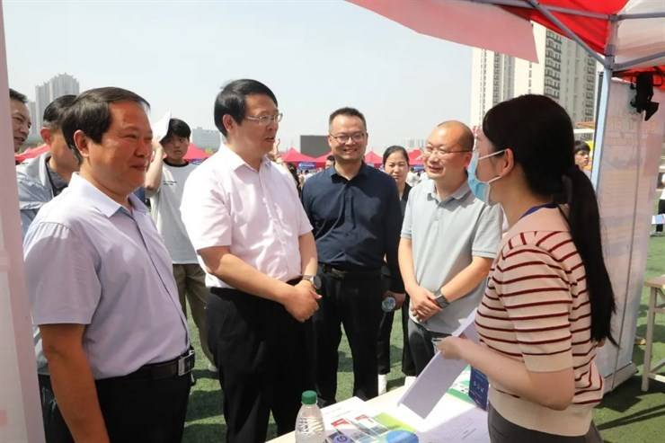 我校成功举办2024年“豫荐未来 青春启航”春季招聘会系列活动