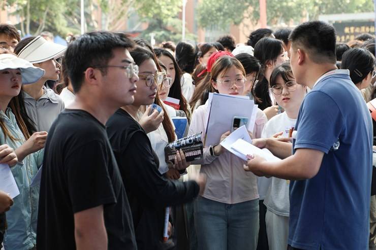 我校成功举办2025年就业实习双选会
