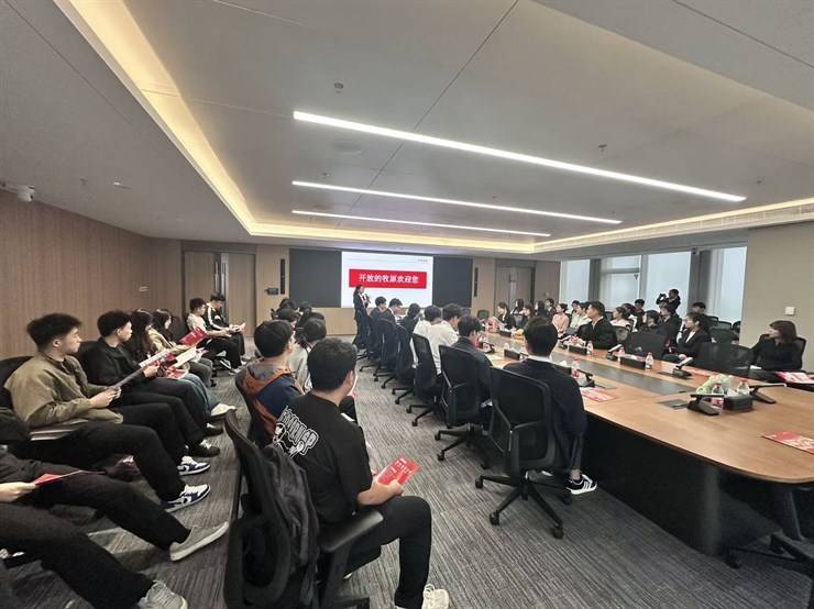我校组织2026届毕业生代表 赴牧原开展企业体验日活动