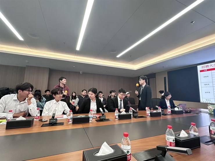我校组织2026届毕业生代表 赴牧原开展企业体验日活动