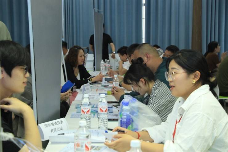 周口师范学院举办2025届毕业生“春季冲刺”专场招聘会