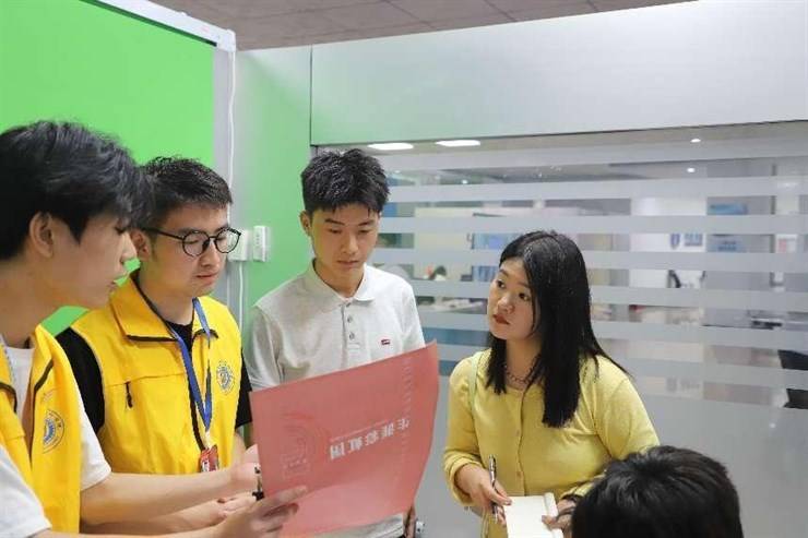 20家媒体走进我校 实地采访立体化就业育人特色做法