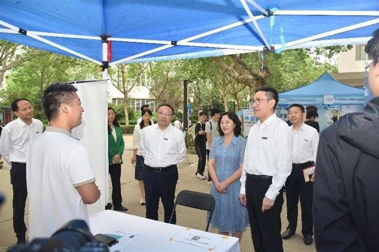 河南职院成功举办2025届毕业生夏季双选会
