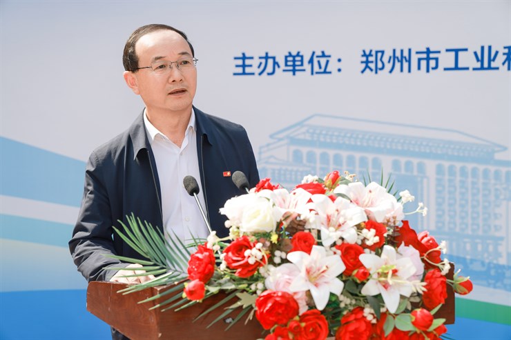 2026年郑州市“万人助万企”专场招聘活动暨我校2026届毕业生春季双选会举行