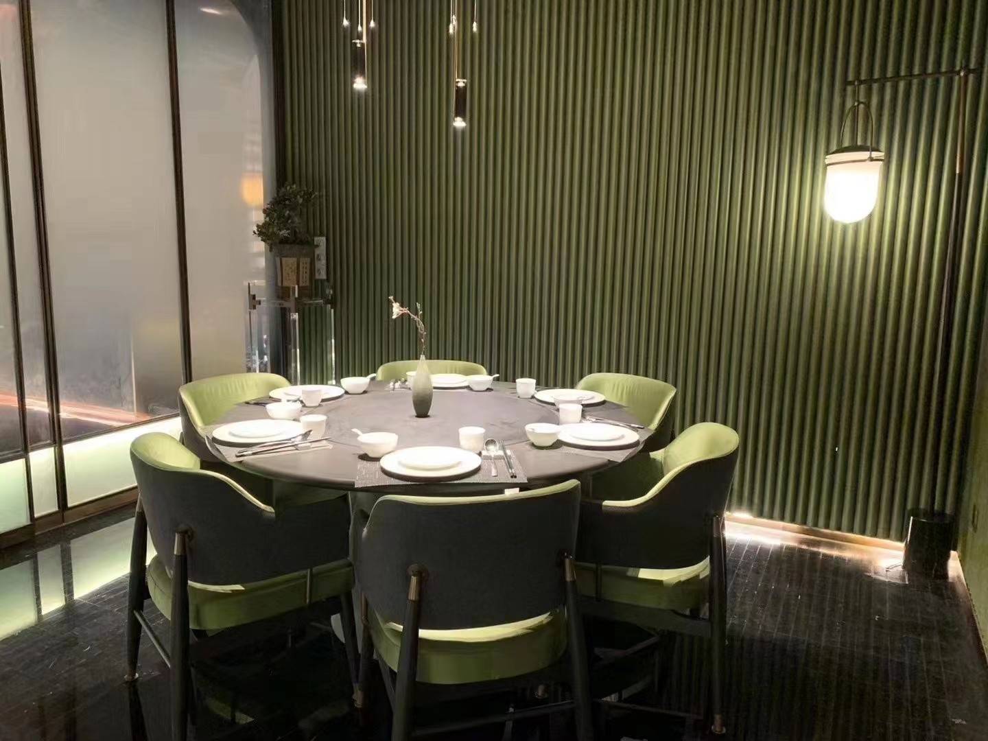 山外珍味餐厅的公司展示