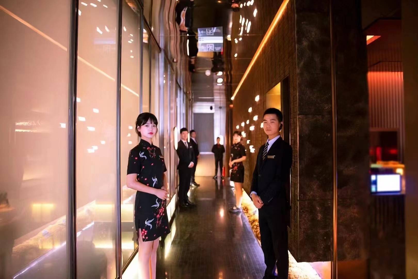 山外珍味餐厅的公司展示