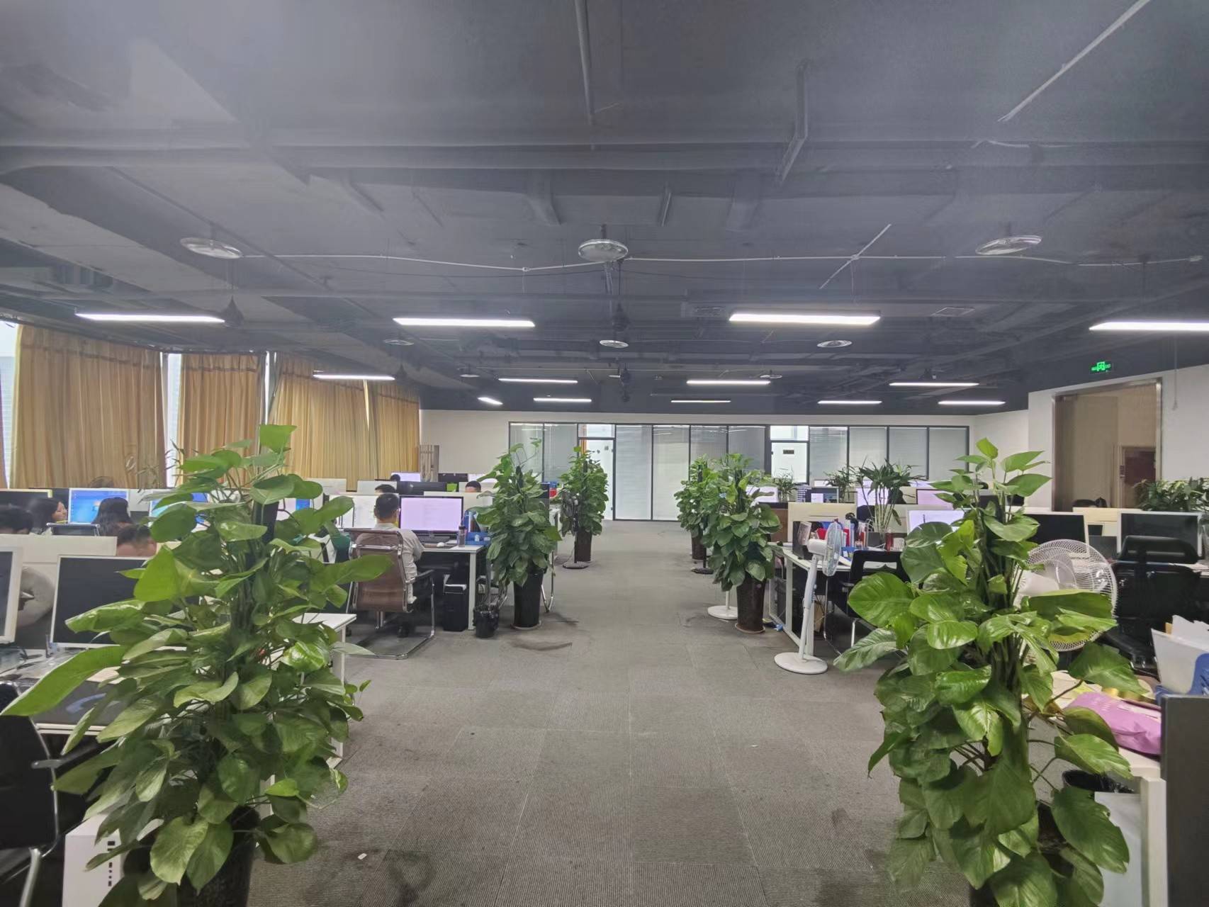铁途酒业的公司展示