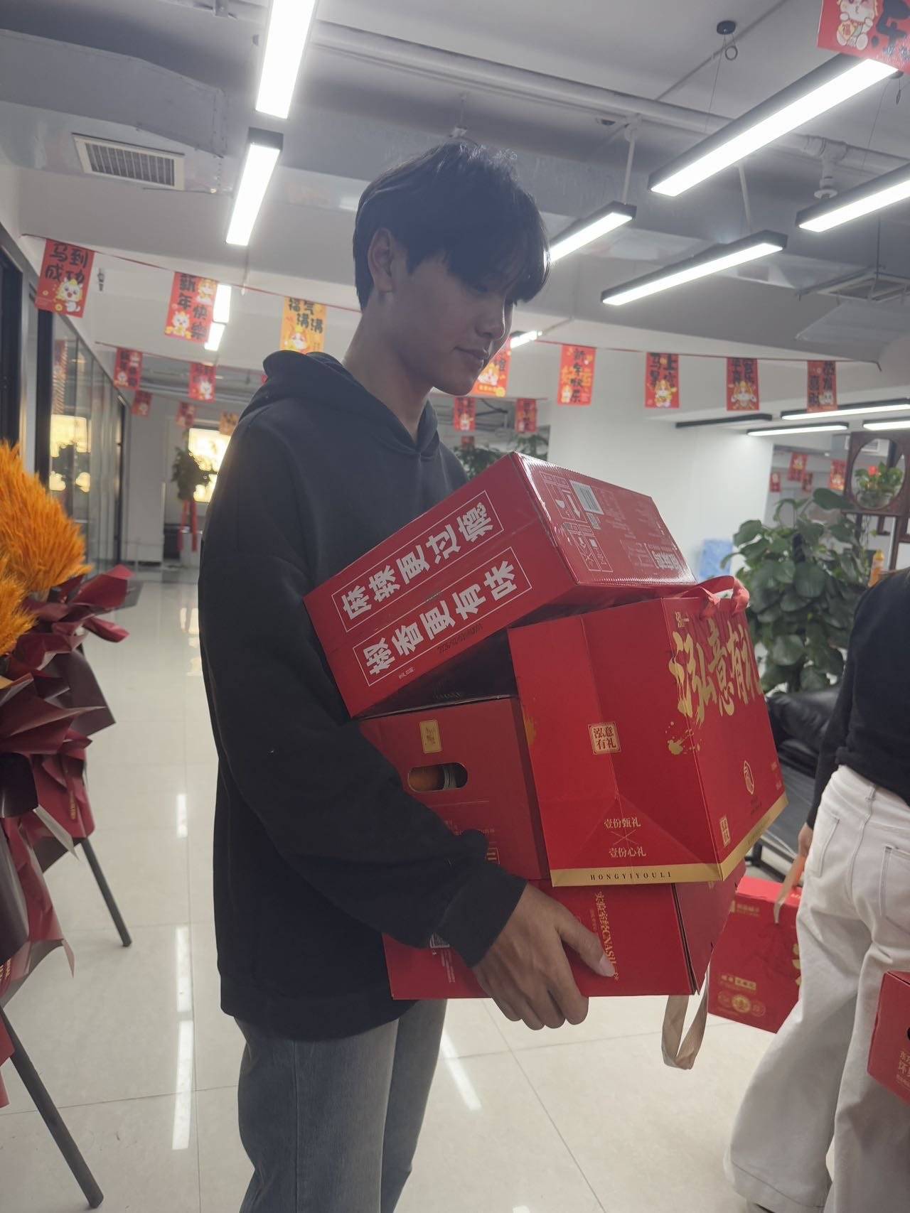 郑州礼澈商贸有限公司的公司展示